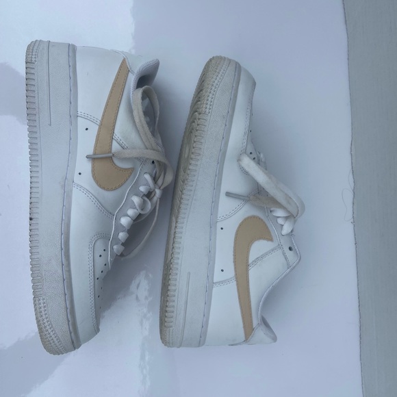 Nike Air Force One AF1 Women’s Size 7 White Low Top Sneaker Custom Butterfly - Picture 7 of 11